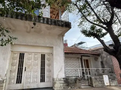 Casa - Venta - Argentina, Morón - GUILLERMO WHITE 1300