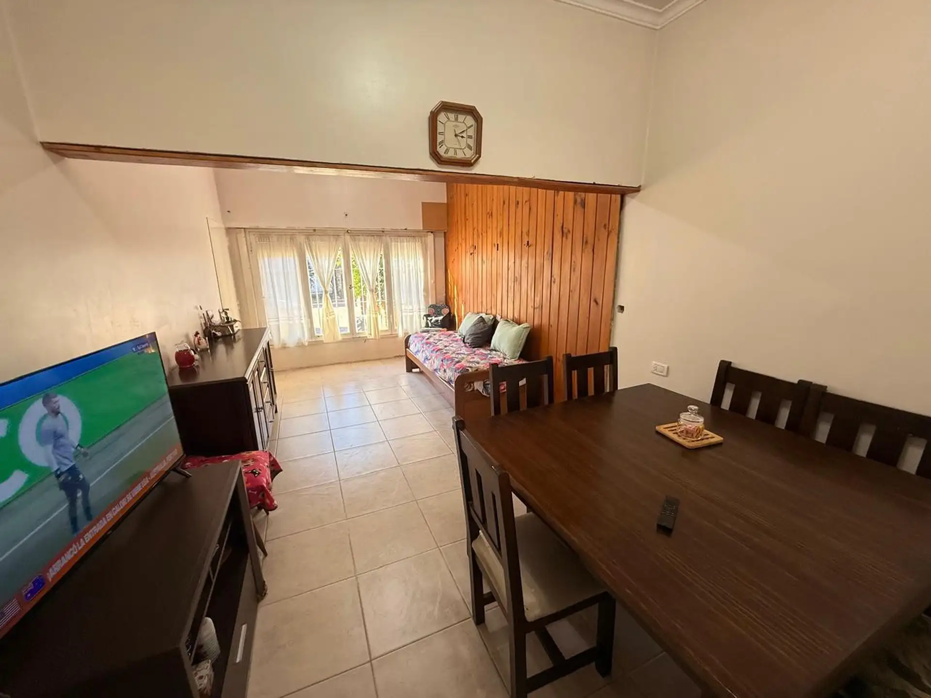 Casa en Azcuenaga 2800 de cuatro ambientes con garage