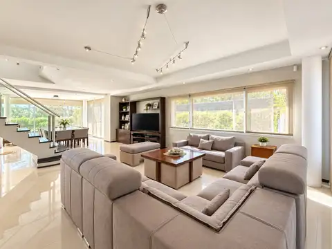 Casa en Venta en Funes Hills San Marino, USD 570.000