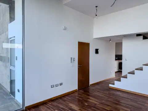 Piso Dúplex de Categoría, a Estrenar en Venta.