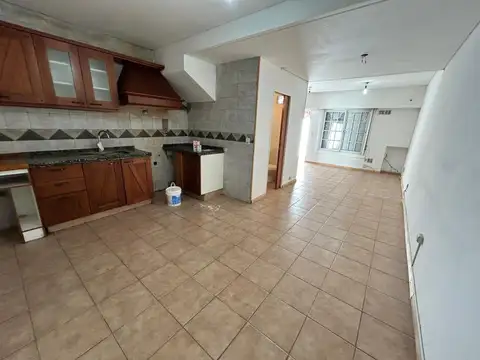 Depto Tipo Casa 4 ambientes con 3 baños