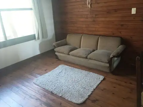 Casa en Alquiler con 1 cochera