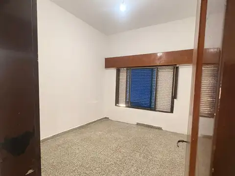 ALQUILER CASA CON COCHERA