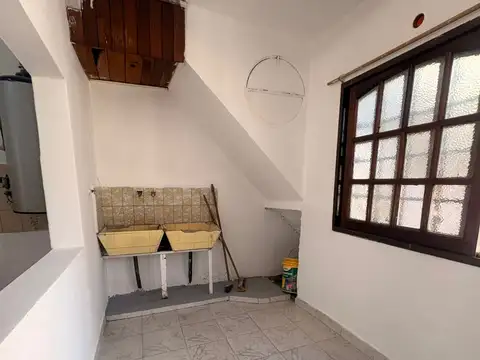 Casa en Alquiler con 1 cochera