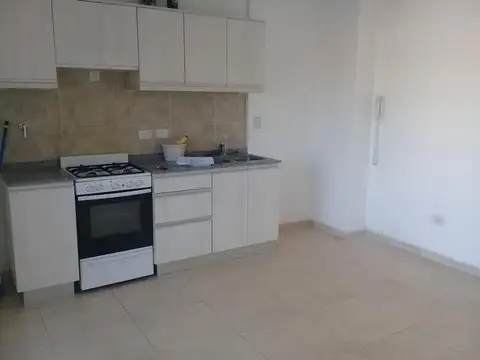 Máximo Paz 400, Piso 1°