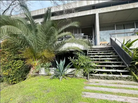 Departamento de 5 Ambientes, Con Jardín y Terraza - Las Lomas-Jockey