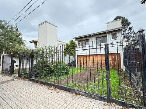 Casa 7 ambientes con 5 baños