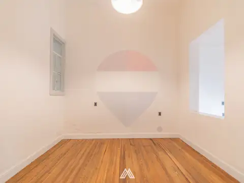 Casa 7 ambientes con 1 baño