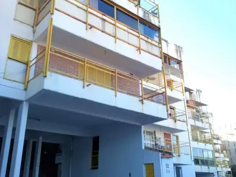 depto 3 dormitorios calle Uruguay al 400