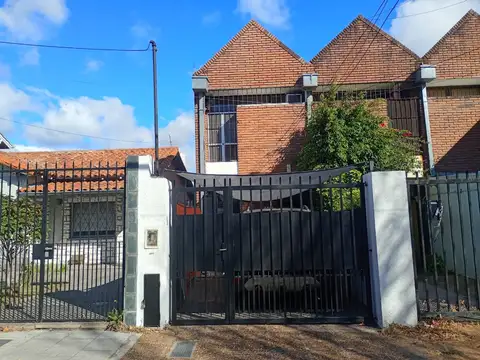 VENTA DUPLEX 3 AMBIENTES EN OLIVOS