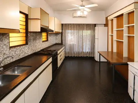 VENTA CASA L. PROPIO SAAVEDRA 4 AMB + FONDO VERDE