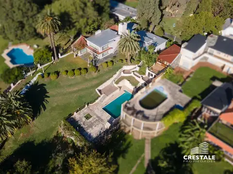 Casa 4 ambientes con 5 baños