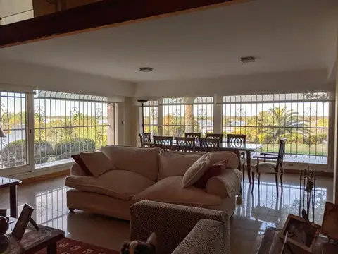 José Hernández 1300