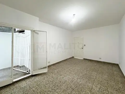 VENTA MONOAMBIENTE CON PATIO