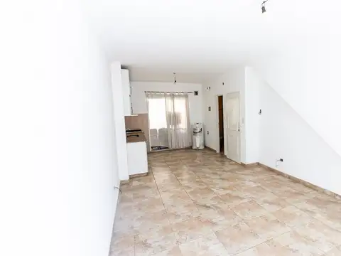 Depto Tipo Casa en Venta en Villa Lynch, USD 80.000