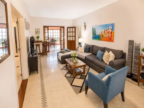 VENTA CASA 4 AMBIENTES EN VILLA ADELINA