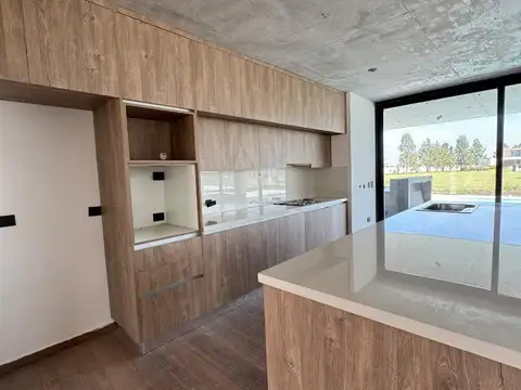 Casa en Venta en Terralagos, USD 790.000