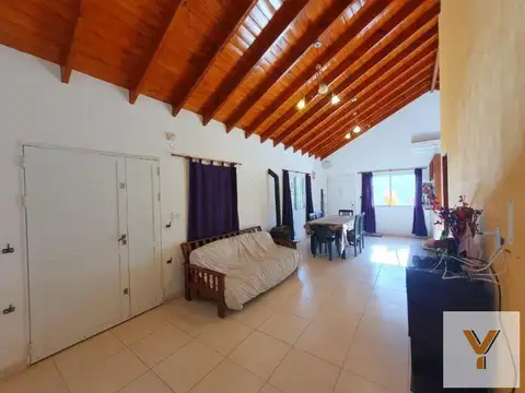 Casa en venta - 5 Dormitorios 2 Baños - Cocheras - 250Mts2 - Nueva Atlantis