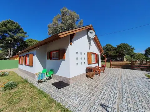 Casa en venta - 5 Dormitorios 2 Baños - Cocheras - 250Mts2 - Nueva Atlantis