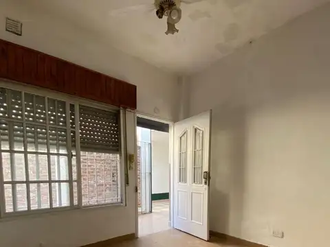 Depto Tipo Casa 2 ambientes con 1 baño