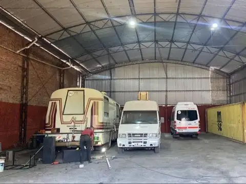 Galpón 800m Industrial en Morón con Oficinas y Acceso Semi
