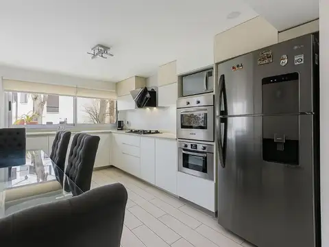 Depto Tipo Casa en Venta en Flores, USD 249.000