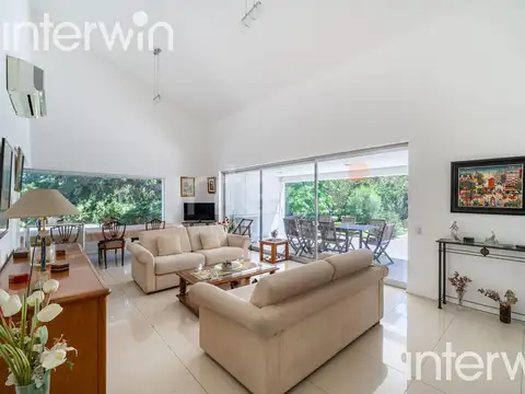 Casa - 4 ambientes con jardin - 2 Cocheras - Saint Thomas Sur - Canning- Esteban Echeverria - Venta