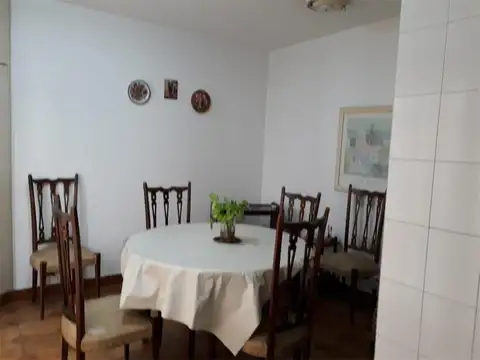 Casa 7 ambientes con 6 baños