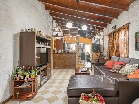 CASA EN VENTA 2 DORMITORIOS CON PILETA