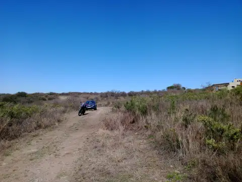 SE VENDE LOTE ESQUINA 744M2, VILLA SANTA CRUZ DEL LAGO!