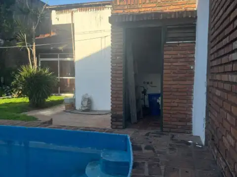 Casa 4 ambientes con 1 baño