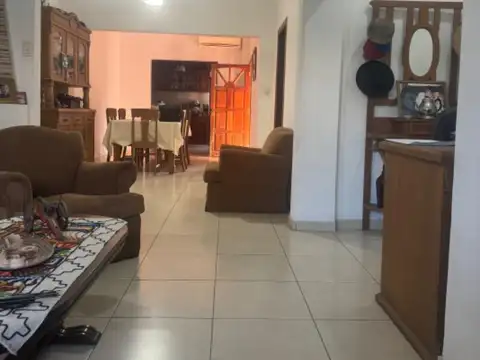 casa 4 ambientes en venta. Rodríguez Peña 1800. Castelar