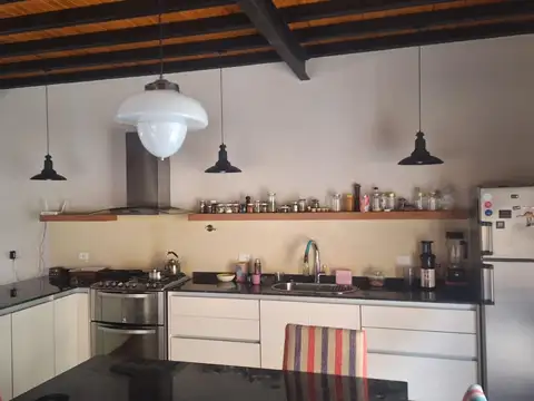 Casa en Alquiler con 1 cochera