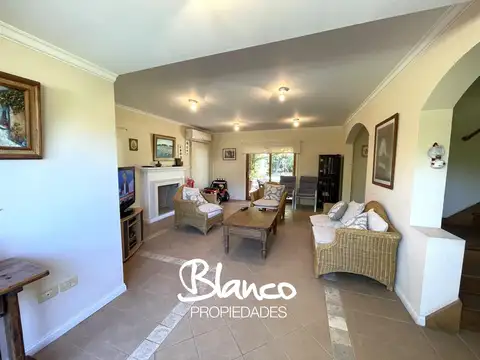 Casa 4 ambientes con 4 baños