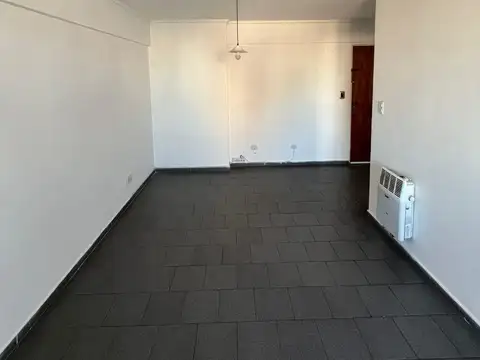 Departamento en Alquiler en Guemes, $ 450.000