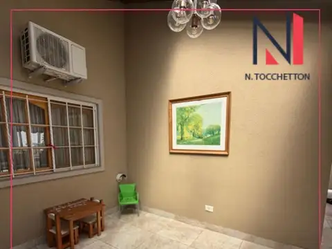 Casa 4 ambientes con 2 baños