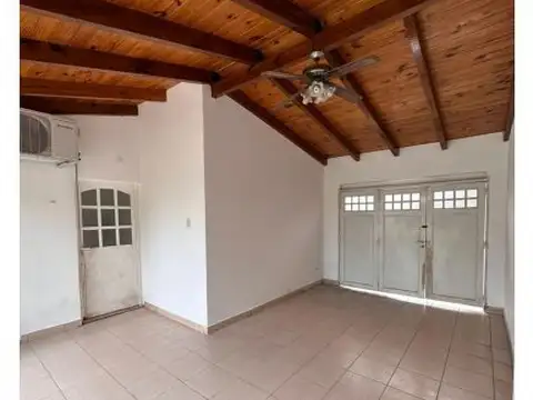 Venta casa 2 dormitorios centro de Roldan