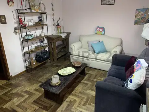 Bernasconi 2600, Piso 0