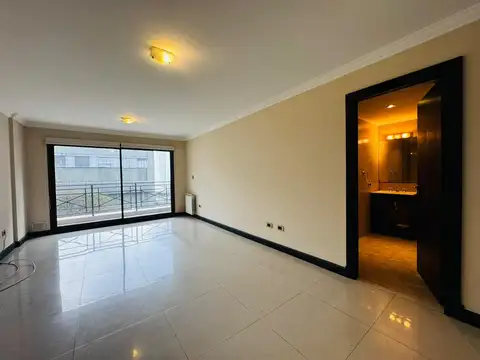 Departamento en Av. Colon 3000 de tres ambientes con cochera en alquiler