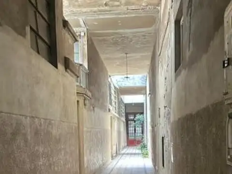 Constitucion 1700, Piso 0