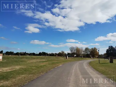 Lote de 1262m² en venta en Los Ombues, Estancias del Pilar