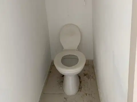 Alquiler Dpto tipo casa 3 amb en 1°piso, con patio , Caseros, Muy buen Estado