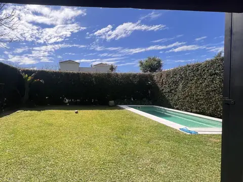 Casa en Alquiler de 3 dormitorios