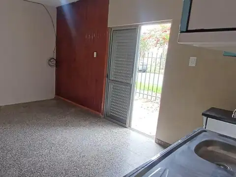 Casa en Alquiler con 1 cochera