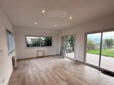 Casa en Venta en Pilar del Este - Santa Lucia, USD 215.000
