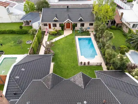 VENTA DE 2 CASAS y 1 DEPARTAMENTO EN MONTE GRANDE