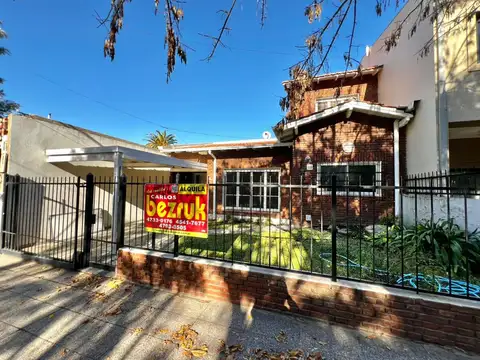 Casa 4 ambientes   dependencia en alquiler en Martinez