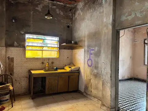 Casa en Venta en Castelar, USD 42.000