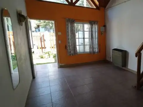 Depto Tipo Casa 4 ambientes con 2 baños