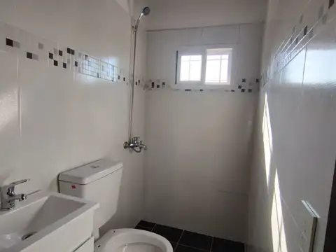 ALQUILER - PH 2 Ambientes, 1° piso. Villa Adelina